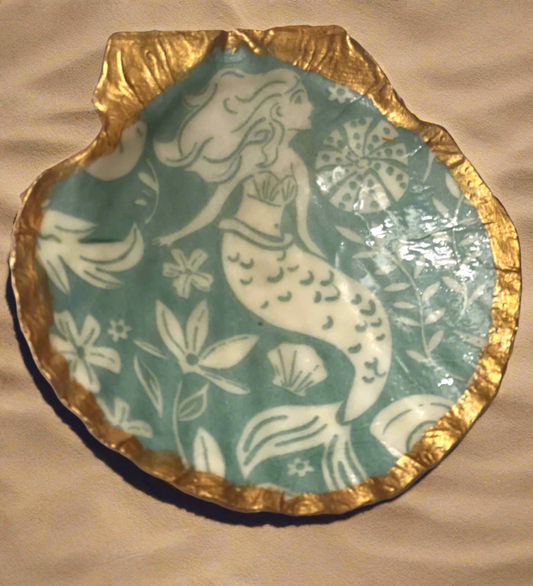 Handmade Scallop Shell Ring Dish w/stand & storage bag.