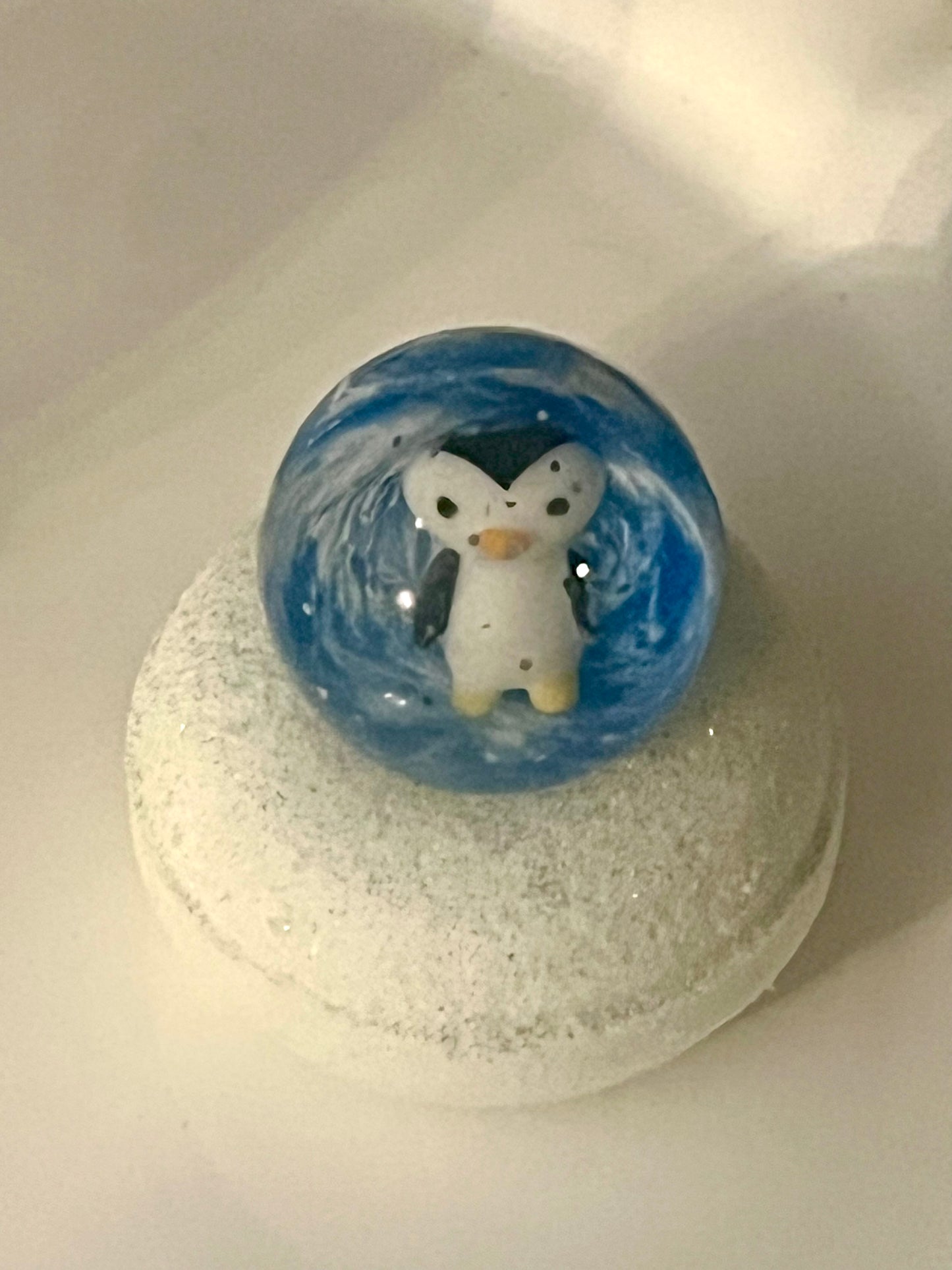 Iceberg Penguin Snow Globe Bath Bomb