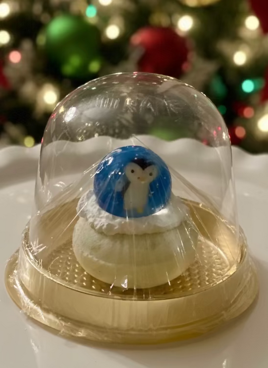 Iceberg Penguin Snow Globe Bath Bomb