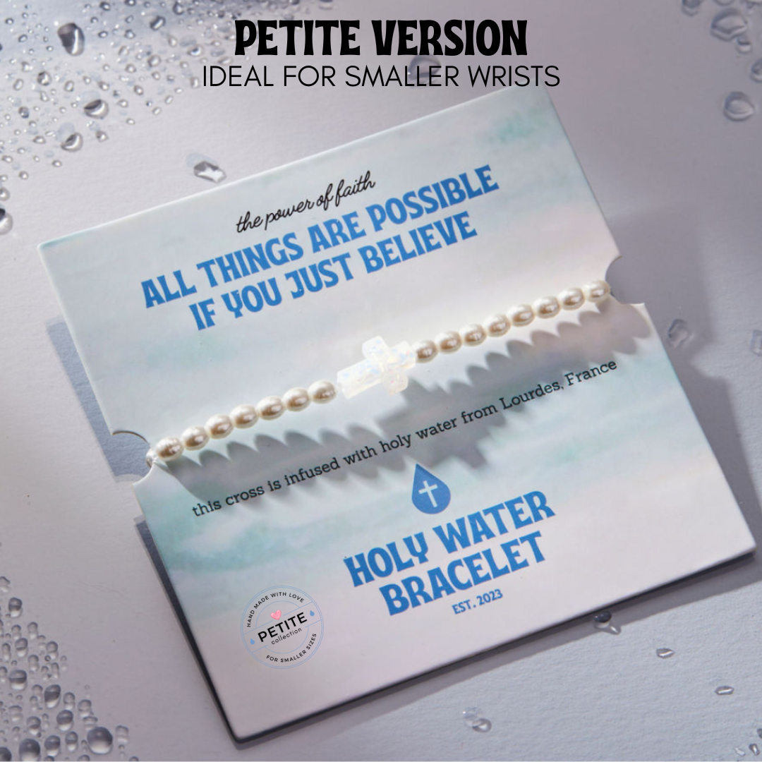 PETITE HOLY WATER STRETCH BRACELET IN CRYSTAL PEARL